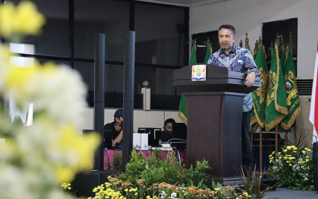 Bapak Yahya Taufik selaku Direktur Utama PT Saraswanti Anugerah Makmur Tbk
