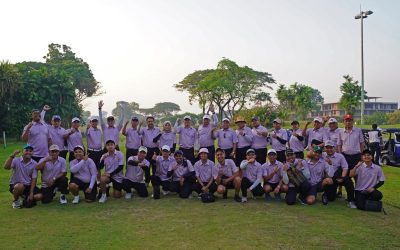 Tim Marketing Divisi Pupuk Saraswanti Group membangun kebersamaan dan kekompakan melalui acara Saraswanti Cup Golf Tournament.